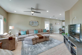 Bright, Modern Corpus Christi Condo 2 Mi to Beach
